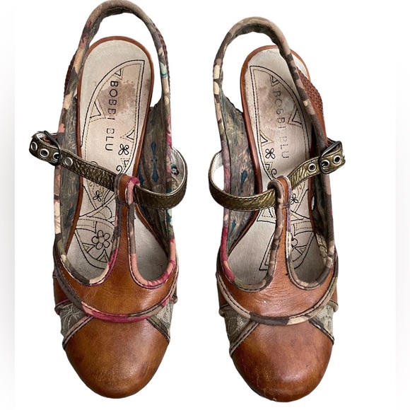 Bobbi Blu Vintage Style T-strap Pumps Brown Bronze Tan & Floral Fabric Accent S7 - Picture 5 of 11